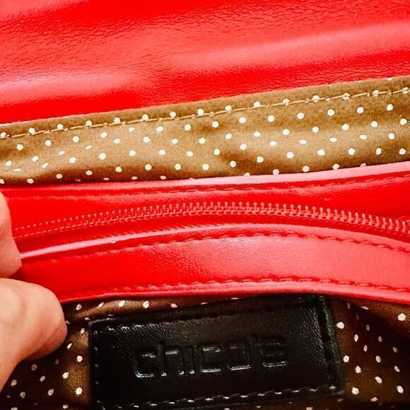 Chico’s coral and white canvas clutch bag with gold chain strap. - Picture 2 of 6